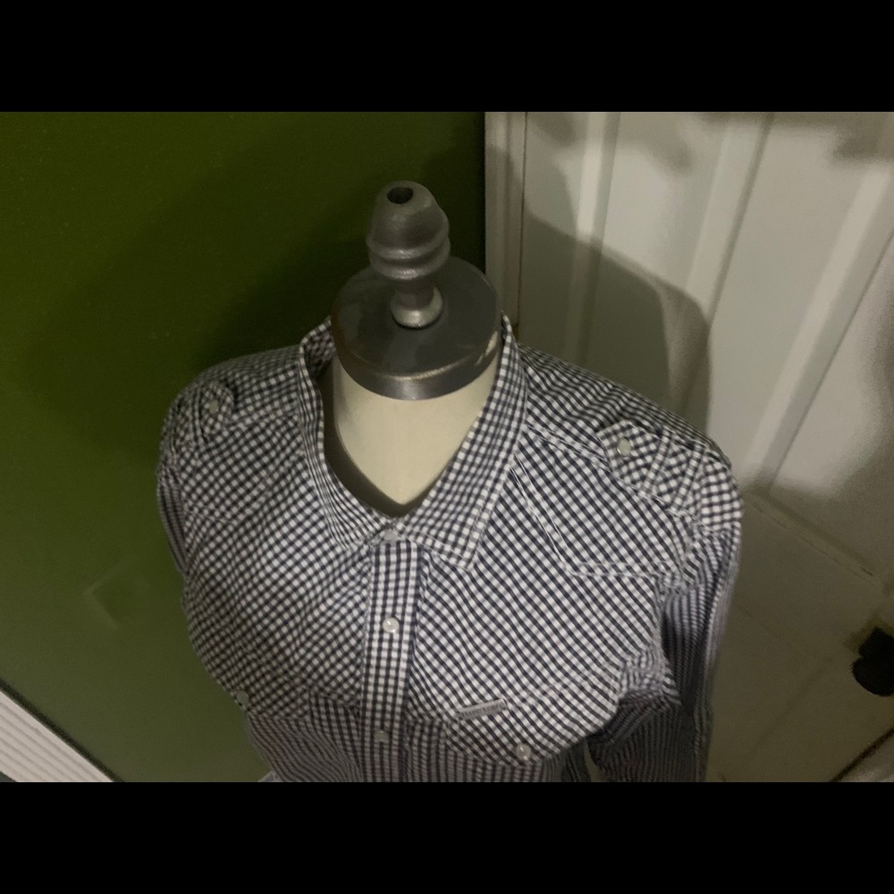 Marc Ecko button-up shirt - Picture 4 of 5